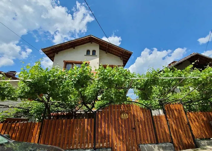 111 * ספרבה בניה